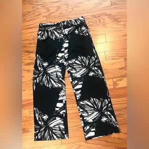 Sandiva- Black and White Floral Women's Pants Size S